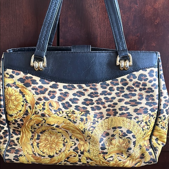 Versace Baroque Sunburst Black and Gold Tote Bag - Picture 7 of 17